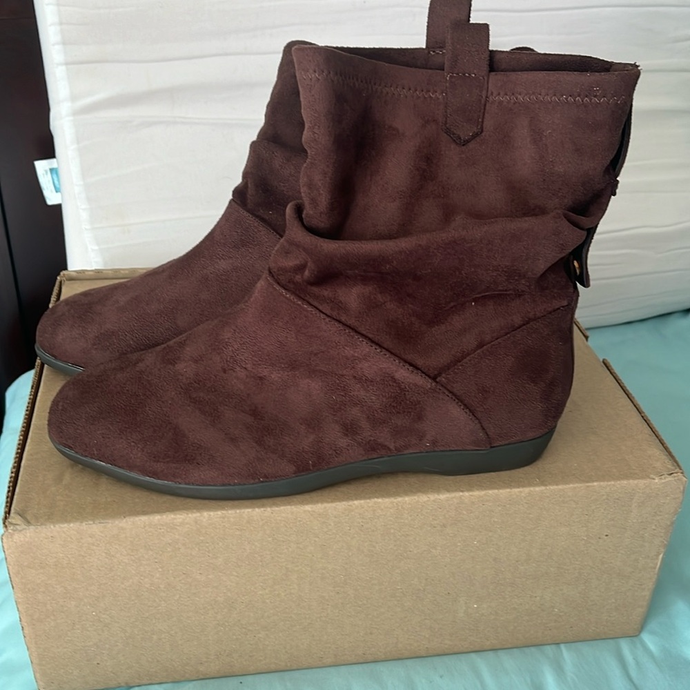 Womens size 11w slouchy brown boot